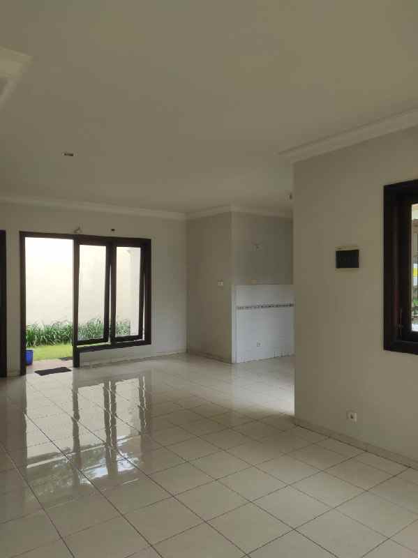 dijual rumah wisata bukit mas cluster madrid surabaya