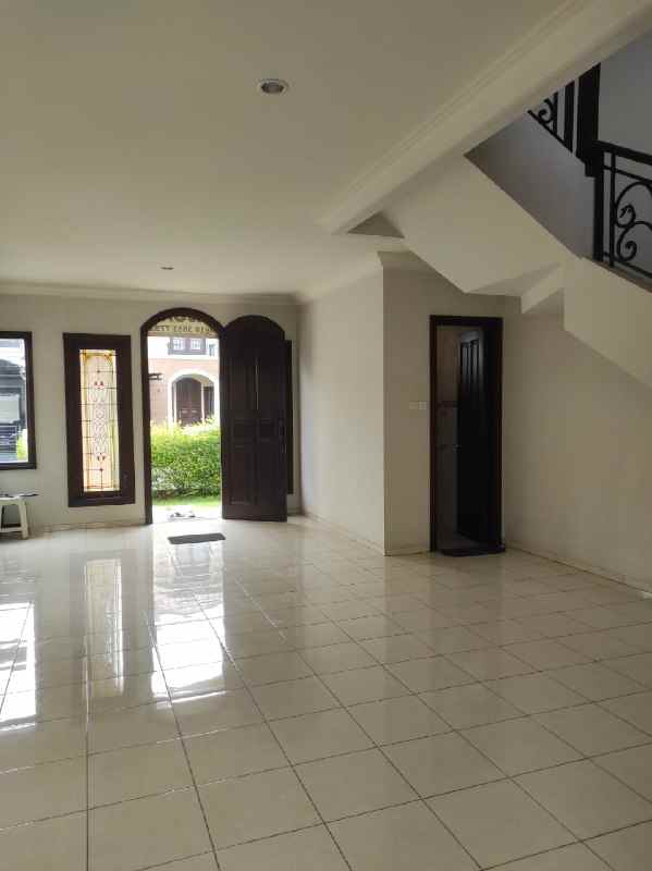 dijual rumah wisata bukit mas cluster madrid surabaya