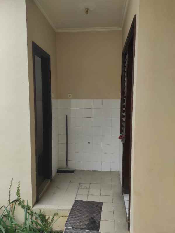 dijual rumah wisata bukit mas cluster madrid surabaya