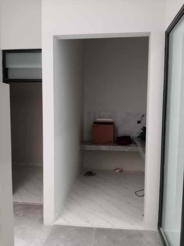 dijual rumah wisma mukti klampis anom