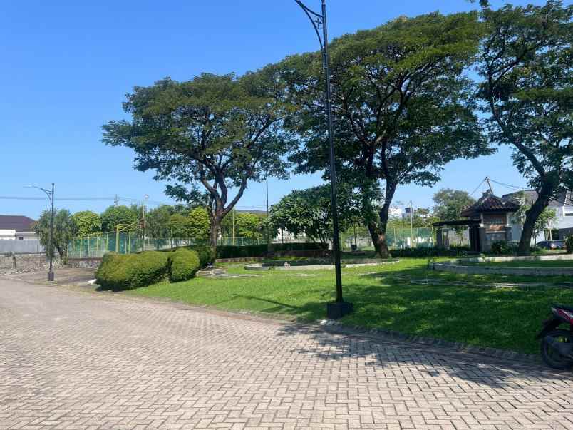 dijual tanah jalan dian istana taman