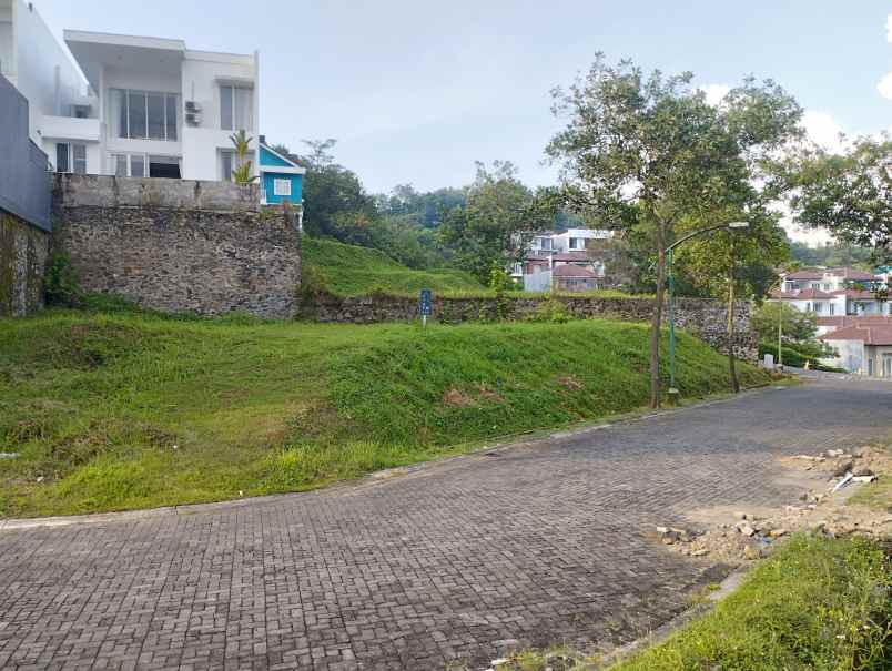 dijual tanah jl bukit hijau