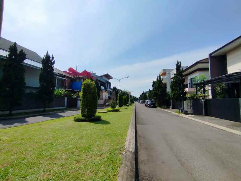 dijual tanah komplek elit singgasana