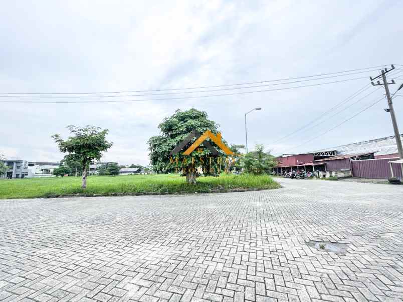 dijual tanah komplek graha metropolitan