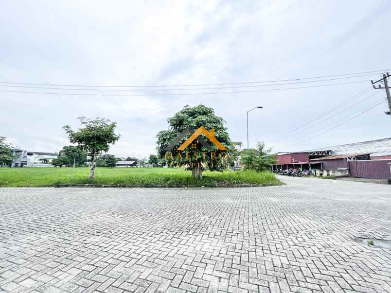 dijual tanah komplek graha metropolitan