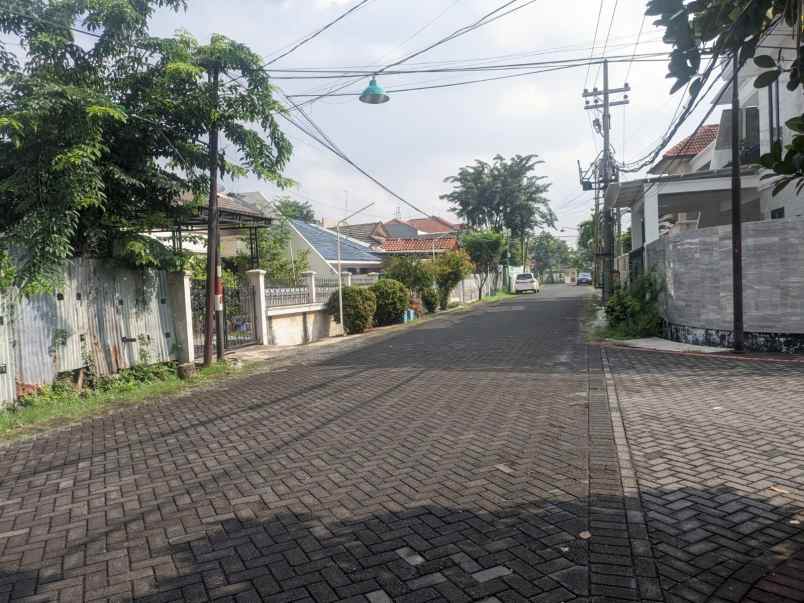 dijual tanah manyar jaya