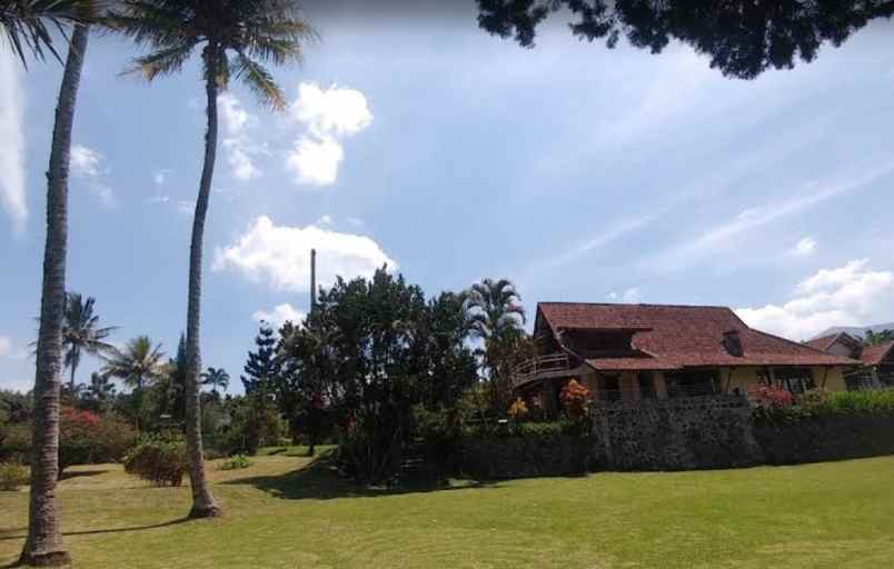 dijual villa cisarua