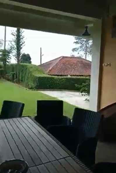 dijual villa desa ciater kecamatan