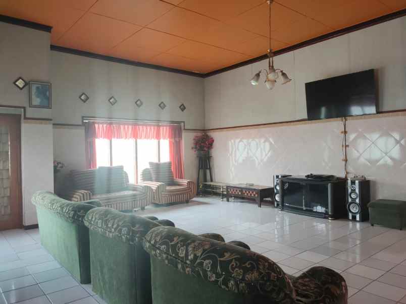 dijual villa jl bukit berbunga sidomulyo