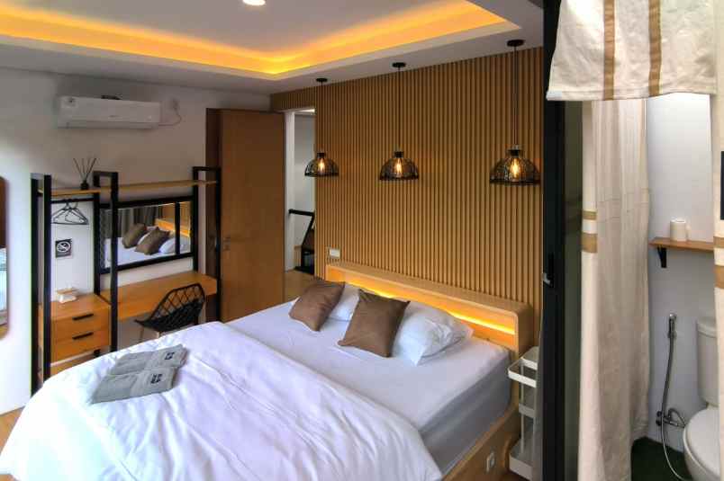 dijual villa jl cimenyan