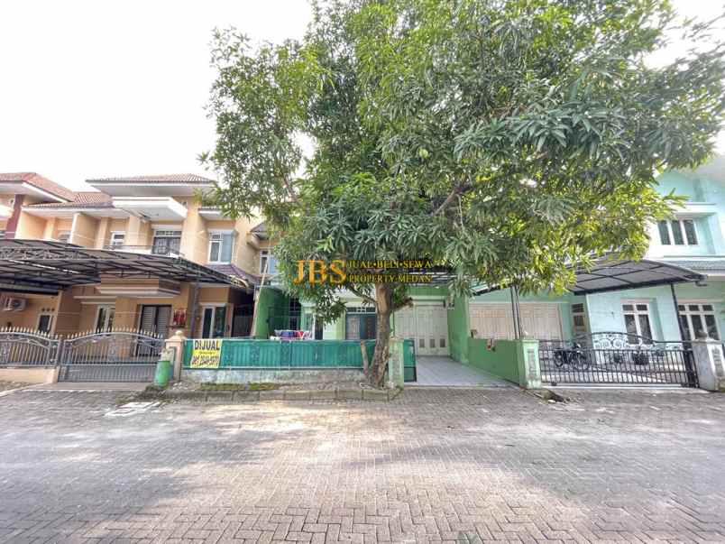 dijual villa komplek cemara hijau blok