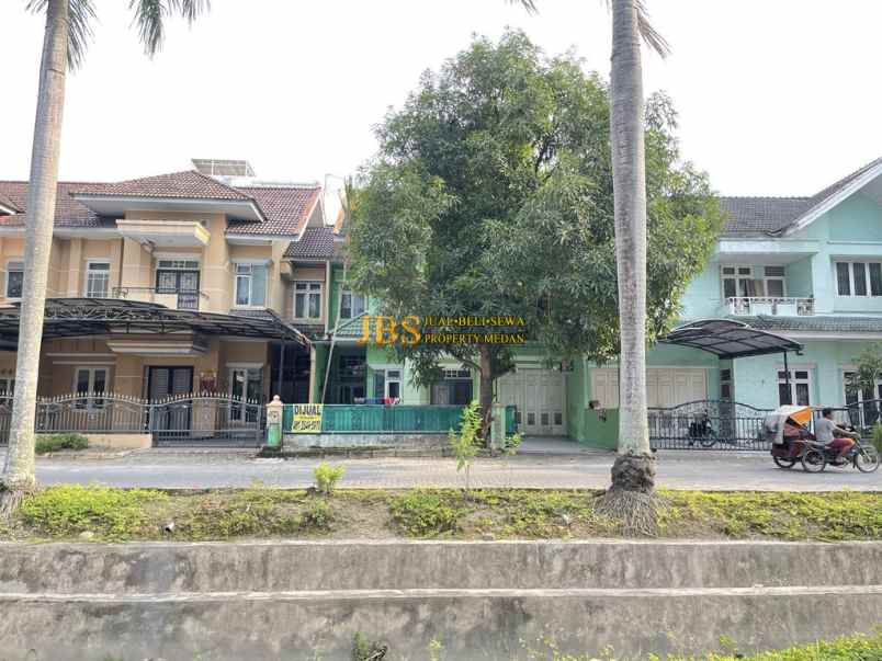 dijual villa komplek cemara hijau blok