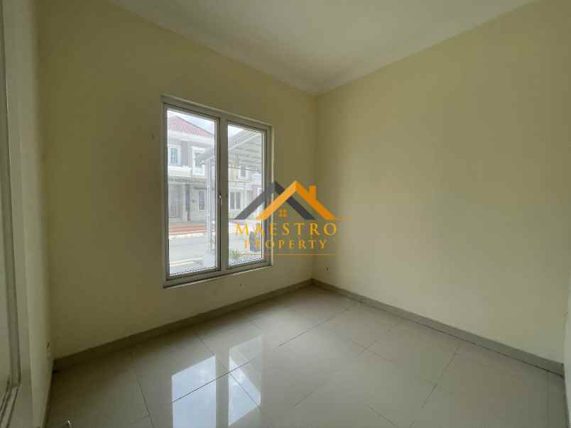 dijual villa komplek citraland gama