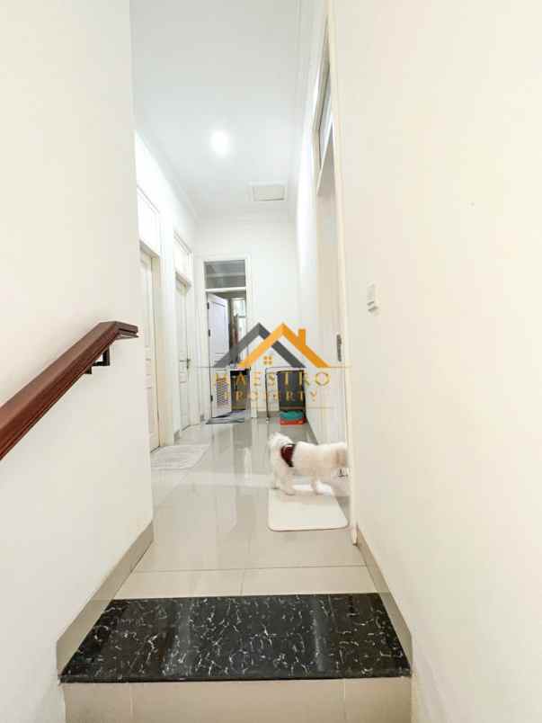 dijual villa komplek citraland gama