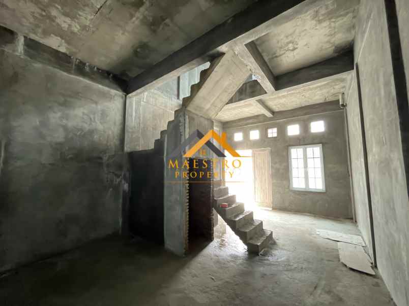 dijual villa komplek union mentari