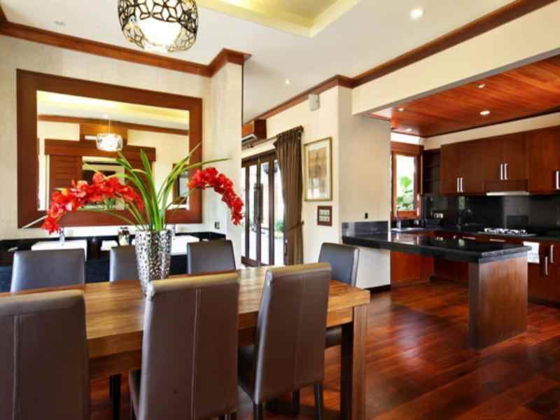 dijual villa luxury lantai 2 lokasi denpasar timur