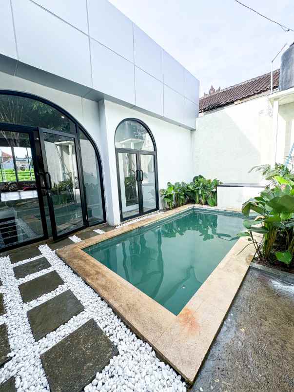 dijual villa padonan badung bali