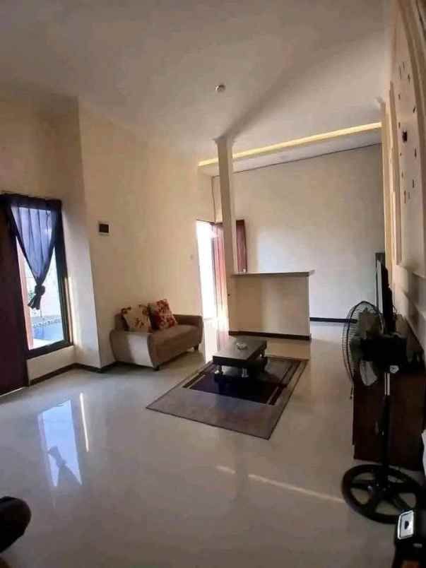 dijual villa pesanggrahan kota batu