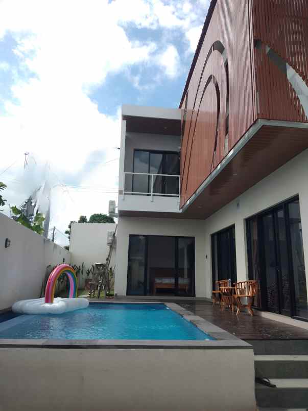 dijual villa taman uma dewi residence