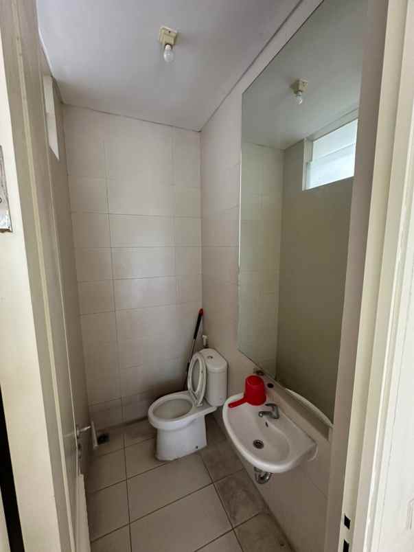 disewakan ruko gudang kantor bizhome pakuwon city