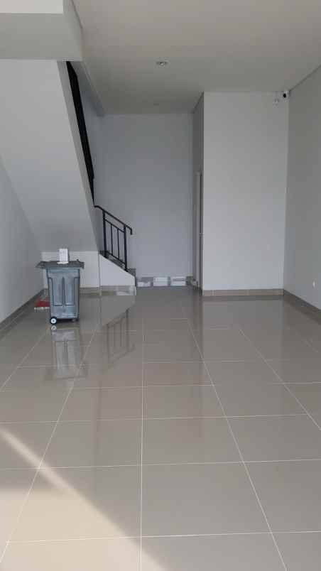 disewakan ruko gudang kantor jl gading serpong