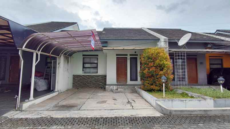 disewakan rumah cisasawi cihanjuang