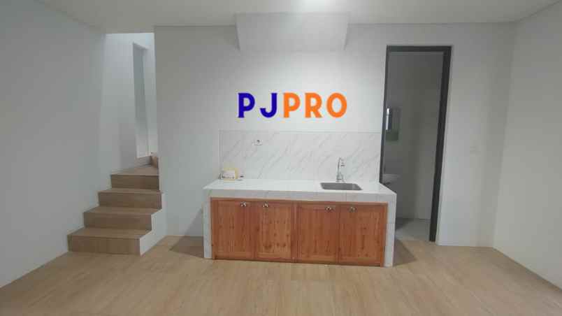disewakan rumah cluster silvercreek lippo