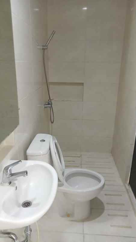 disewakan rumah grand pakuwon tandes