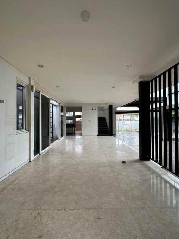 disewakan rumah jl taman wijaya kusuma