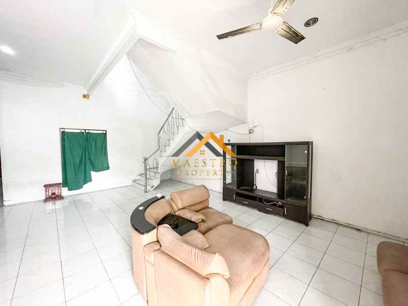 disewakan rumah komplek cemara hijau jalan