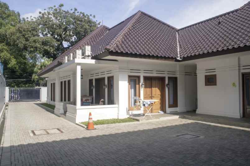 disewakan rumah menteng