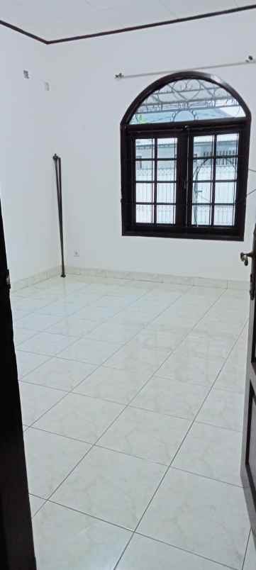 disewakan rumah perumahan tni au waringin