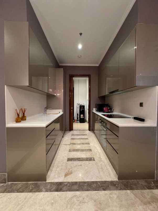 district 8 senopati apartemen 3br mewah full furnished