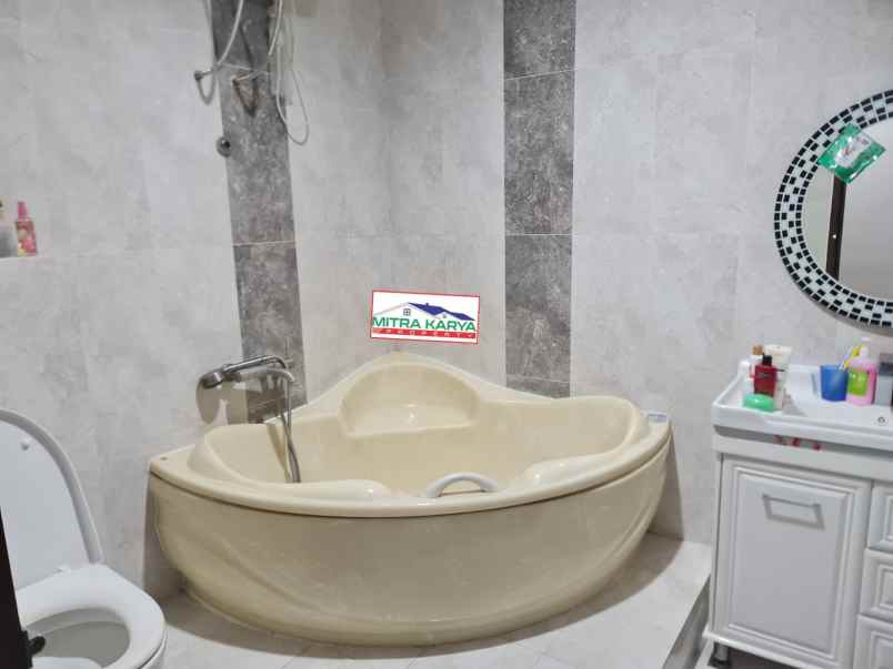 for sale rumah terbaik di grand galaxy bekasi selatan