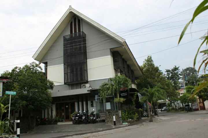 hotel jln raya singosari semarang