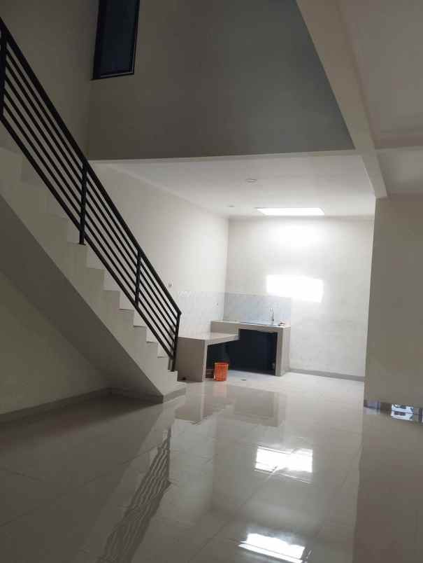 jual cepat rumah siap huni 2 lantai di cipageran