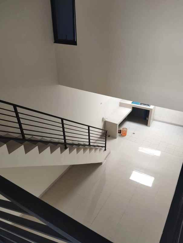 jual cepat rumah siap huni 2 lantai di cipageran