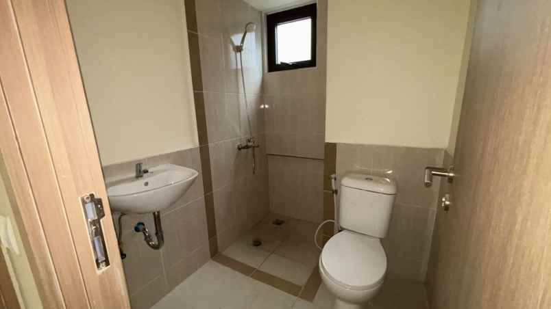 jual meikarta district1 top floor hanya 348 jt