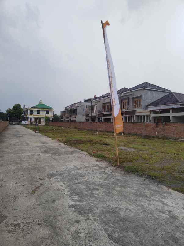 jual rumah 2 lantai solo baru