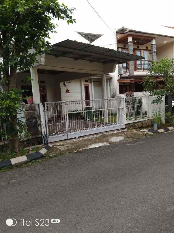 jual rumah dalam komplek di ujung berung bandung