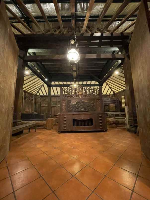 jual rumah furniture antik ratusan tahun