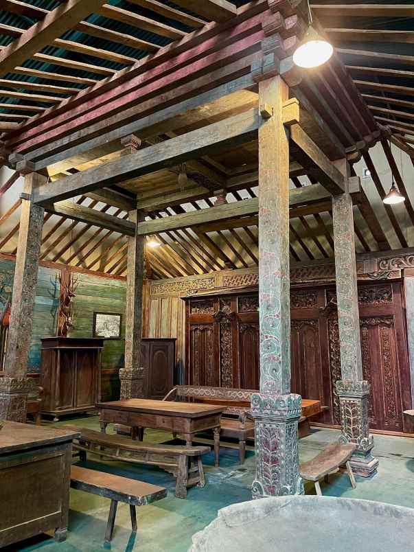 jual rumah furniture antik ratusan tahun