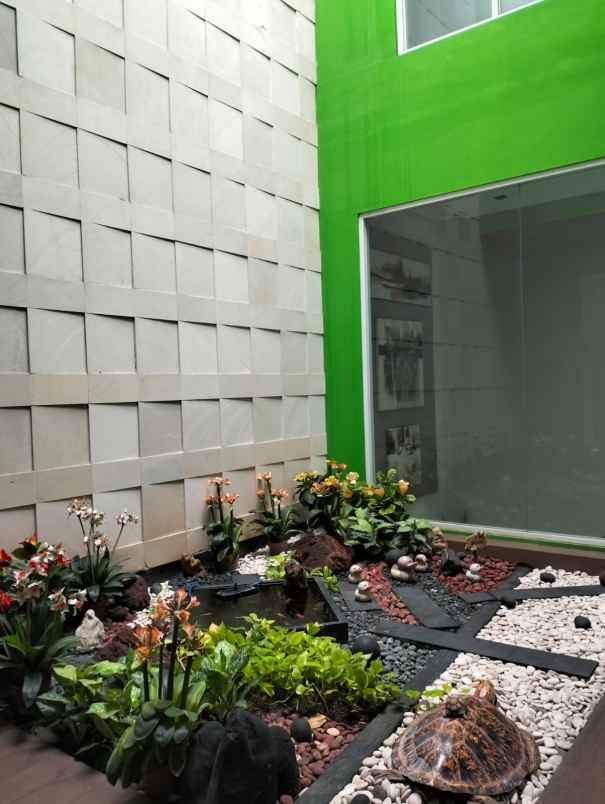 jual rumah mewah green garden jak bar