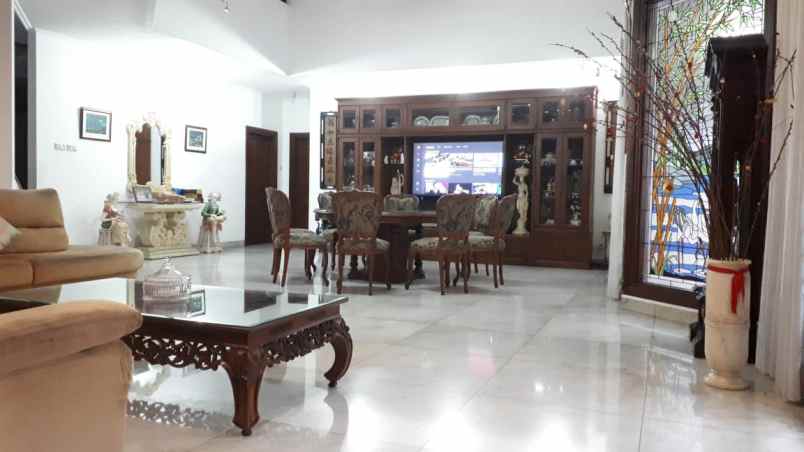 jual rumah mewah taman kedoya jak bar