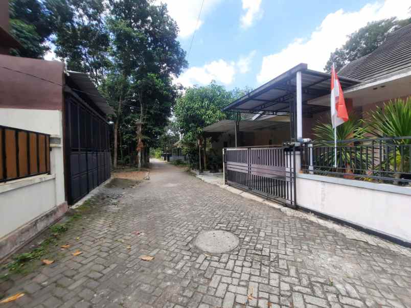 kavling kost dekat kampus uii