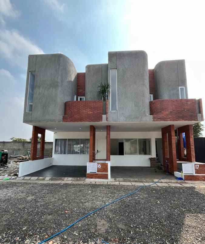 modern house lokasi strategis di ciputat tangsel