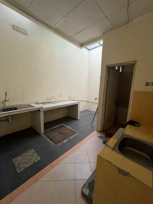 ruko strategis di bulevar hijau harapan indah bekasi