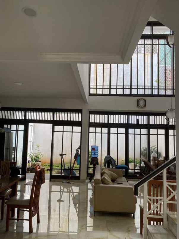 rumah 2 5 lantai di taman alfa indah jkt barat