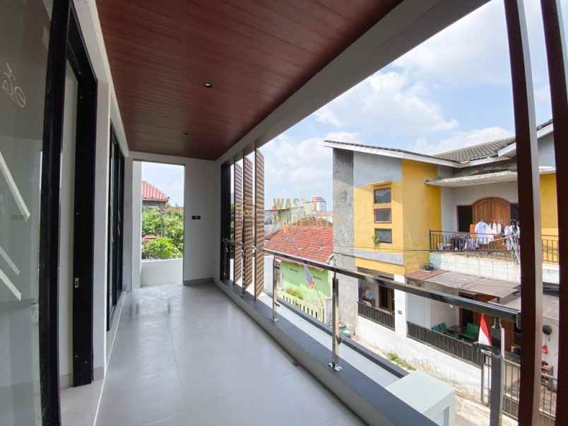 rumah 2 lantai bonus kolam renang hanya 7 menit ke ugm