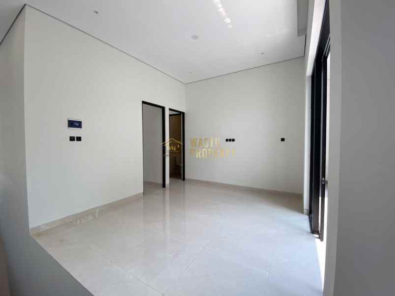 rumah 2 lantai bonus kolam renang hanya 7 menit ke ugm